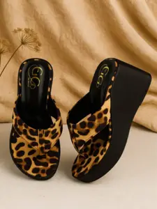 GLO GLAMP Women Printed Open Toe Wedge Sandals