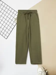 max Boys Solid Regular Fit Mid-Rise Cotton Trousers