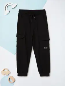 max Boys Regular Fit Mid-Rise Cotton Trousers