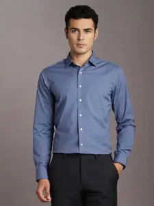 Louis Philippe Men Solid Spread Collar Formal Shirt