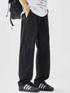 StyleCast x Revolte Men Regular Fit Mid-Rise Easy Wash Cotton Cargos Trousers