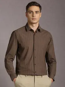 Louis Philippe Men Geometric Printed Spread Collar Formal Shirt