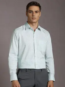 Louis Philippe Men Checked Spread Collar Pure Cotton Formal Shirt