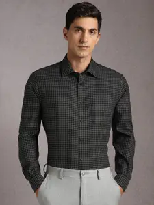 Louis Philippe Men Slim Fit Checked Spread Collar Pure Cotton Formal Shirt