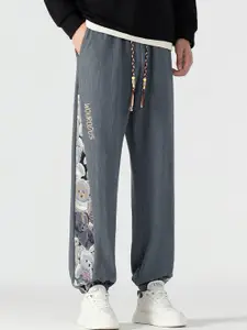 StyleCast x Revolte Men Mid-Rise Jogger with Side Stripes