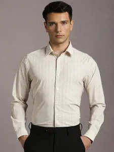 Louis Philippe Slim Fit Geometric Printed Long Sleeves Formal Shirt