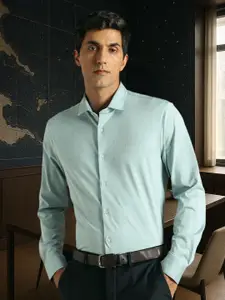 Louis Philippe Spread Collar Long Sleeves Regular Fit Pure Cotton Formal Shirt