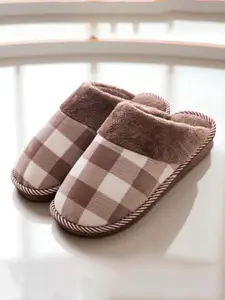 WOLVESDEN Women Pack Of 4 Room Slippers