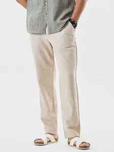 Snitch Men Textured Relaxed Fit Mid-Rise Trousers