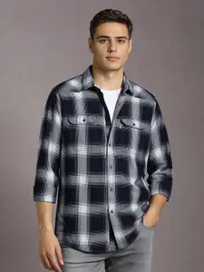 Louis Philippe Jeans Men Buffalo Checked Spread Collar Pure Cotton Casual Shirt