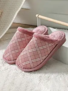 WOLVESDEN Women Printed Room Slippers