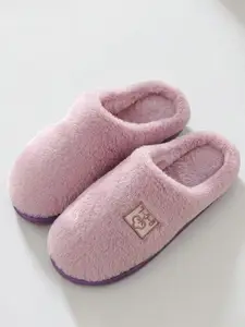 WOLVESDEN Women Self Design Room Slippers