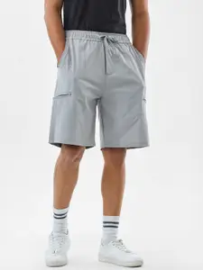 Snitch Men Light Grey Mid-Rise Relexed Fit Cargo Shorts