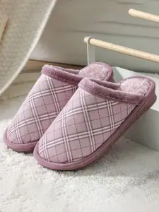 WOLVESDEN Women Room Slipper