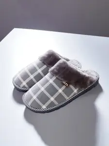 WOLVESDEN Women Room Slippers