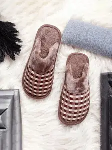 WOLVESDEN Women Printed Room Slippers