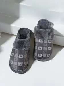 WOLVESDEN Women Self Design Slip On Room Slippers