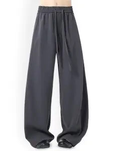 StyleCast x Revolte Men Loose Fit Wide Leg Mid-Rise Trousers