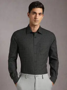 Louis Philippe Checked Long Sleeves Pure Cotton Formal Shirt