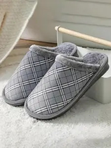WOLVESDEN Women Room Slippers