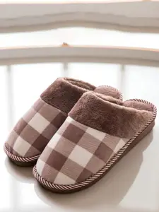 WOLVESDEN Women Printed Fur Room Slippers Flip Flops