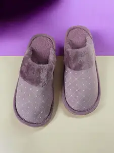 WOLVESDEN Women Casual Fur Room Slippers