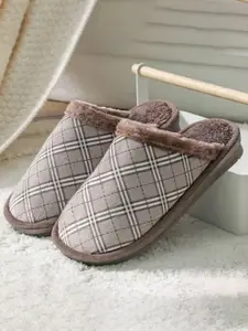 WOLVESDEN Women Striped Fur Slip-On Room Slippers