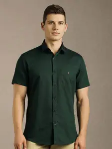 Louis Philippe Sport Men Solid Spread Collar Pure Cotton Casual Shirt