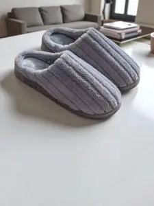 WOLVESDEN Women Slip-On Flip Flops