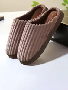 WOLVESDEN Self Design Fur House Slipper Flip Flops