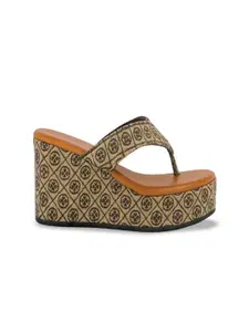 GLO GLAMP Women Printed Platform Wedge Sandals