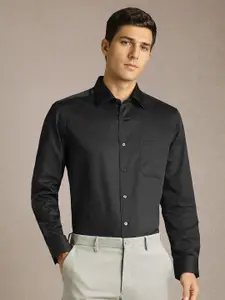 Louis Philippe Men Solid Spread Collar Pure Cotton Formal Shirt