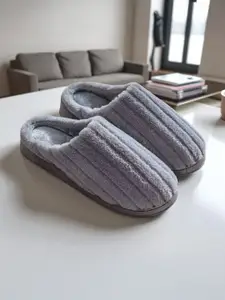 WOLVESDEN Women Slip-On