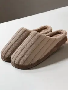 WOLVESDEN Self Design Fur House Slipper Flip Flops