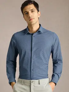 Louis Philippe Men Geometric Printed Spread Collar Formal Shirt