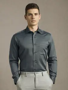 Louis Philippe Men Textured Spread Collar Pure Cotton Formal Shirt