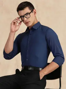 Thomas Scott Men Classic Slim Fit Solid Spread Collar Pure Cotton Formal Shirt