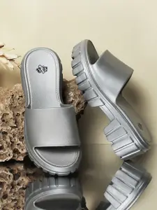 Liberty Women Sliders