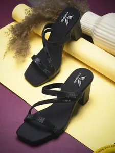 carrito Women Embellished Ethnic Block Sandals