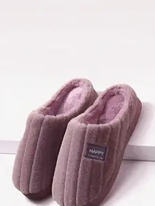 WOLVESDEN Women Fur Room Slippers