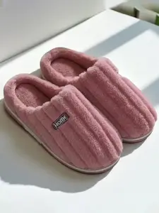 WOLVESDEN Women Room Slippers