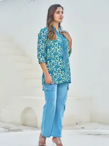 KALINI Women Floral Printed Short Kurti