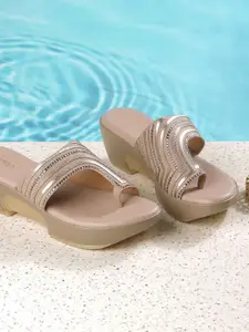 Metro Women Embellished Wedge Heels Sandals