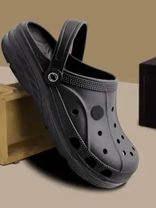 Aircum Men Clogs