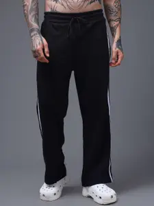 MADSTO Striped Men Baggy-Fit Mid-Rise Track Pants