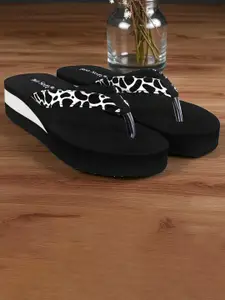 TWO SOFT Women Printed Thong Flip-Flops