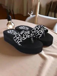 TWO SOFT Women Printed Thong Flip-Flops