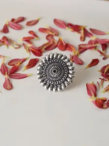 Niska Women Intricate Textured Oxidised Adjustable Finger Ring