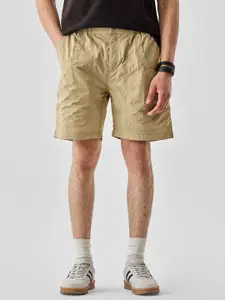 Snitch Men Beige Loose Fit Mid-Rise Shorts