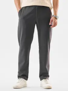 Snitch Men Charcoal Grey Mid-Rise Relaxed Fit Trouser